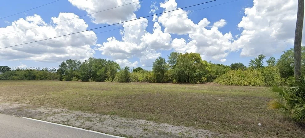 Unit for sale at 1702 NE 10th PL, Cape Coral, FL 33909