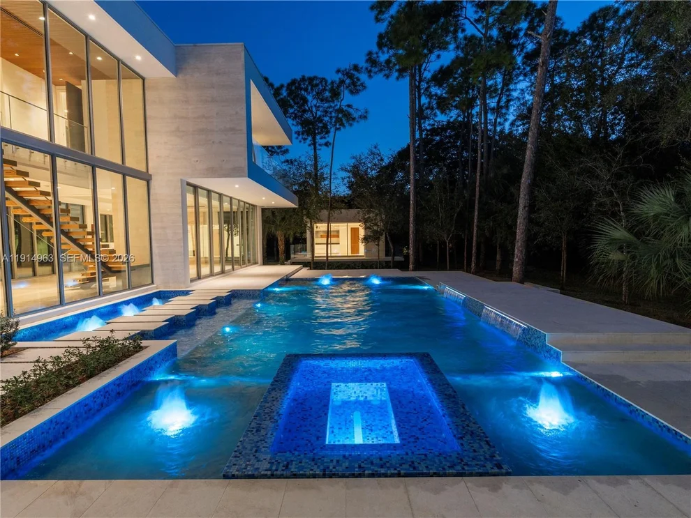 Unit for sale at 6720 SW 98th St, Pinecrest, FL 33156