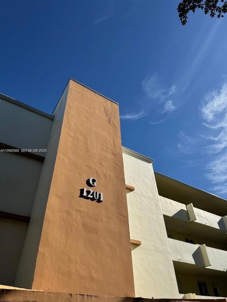Unit for sale at 1201 NE 191st St, Miami, FL 33179