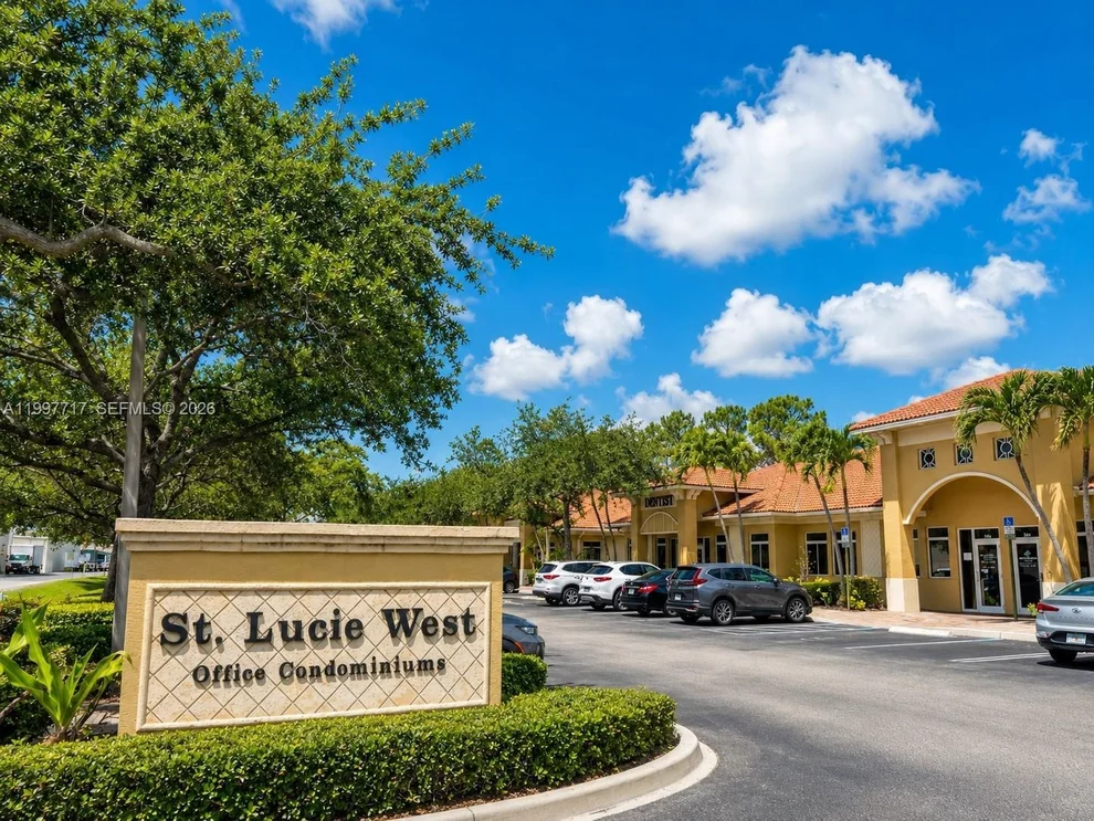 Unit for sale at 300 NW Bethany Dr, Port St. Lucie, FL 34986