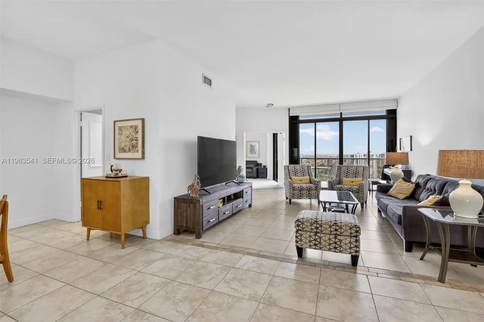 Unit for sale at 20281 E Country Club Dr, Aventura, FL 33180