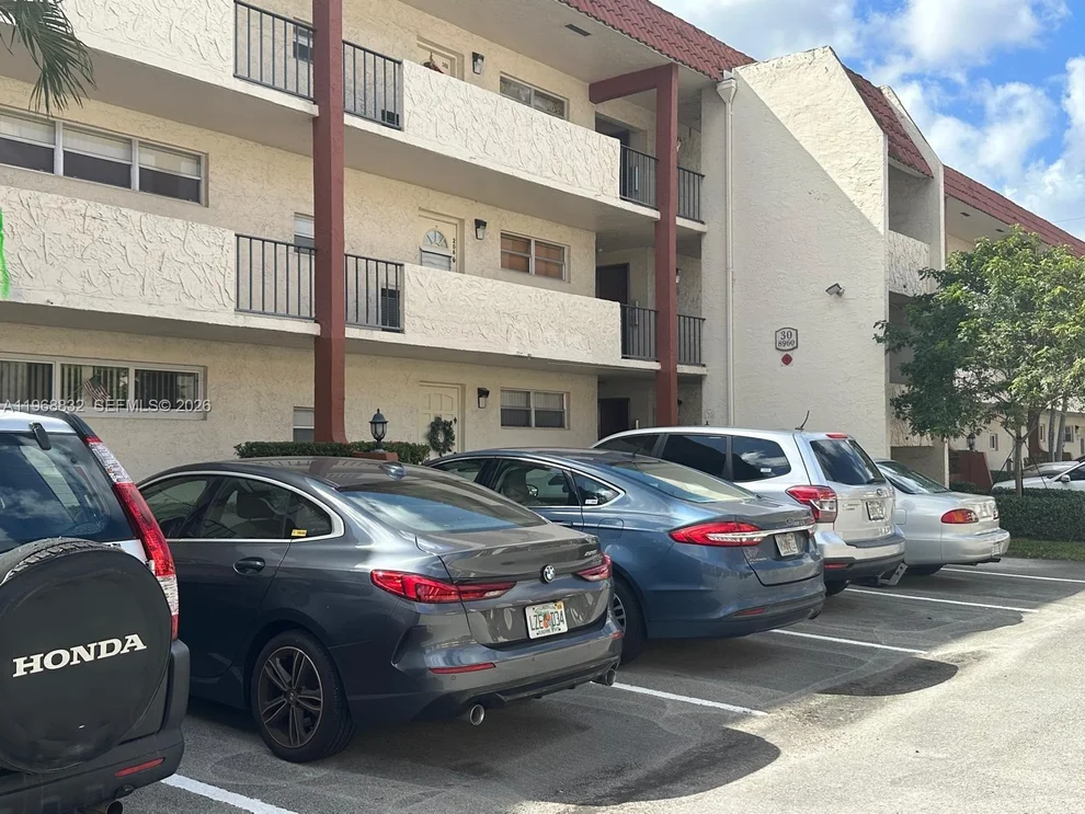 Unit for sale at 8960 S Hollybrook Blvd, Pembroke Pines, FL 33025