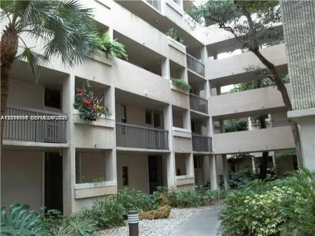 Unit for sale at 6800 Cypress Rd, Plantation, FL 33317
