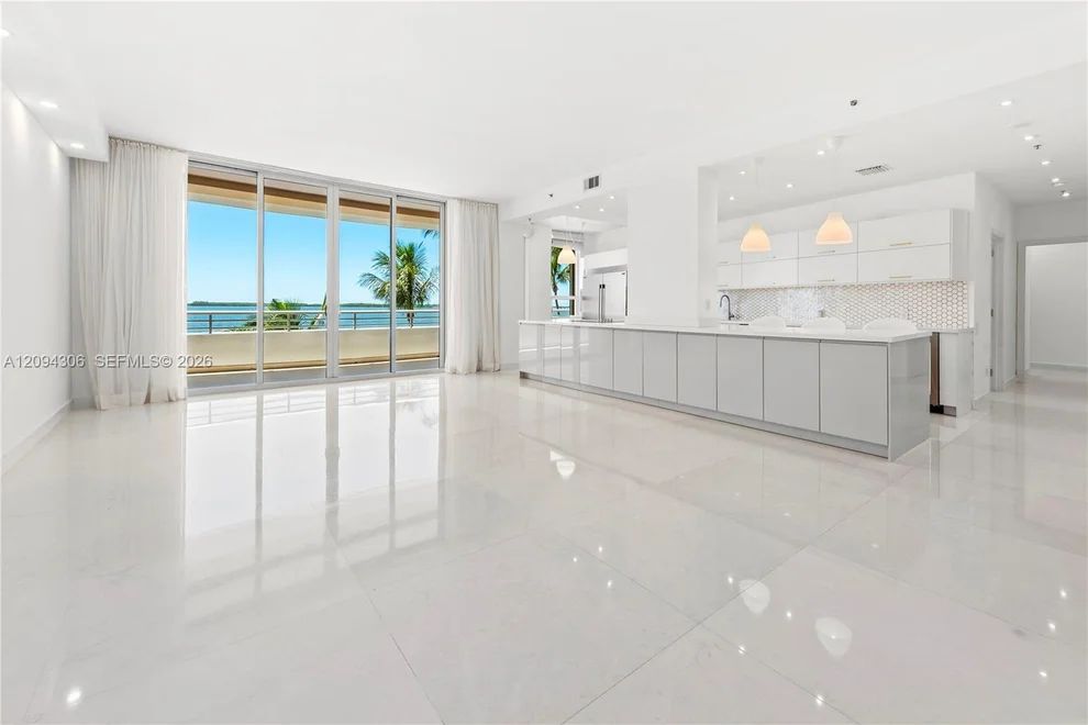 Unit for sale at 808 Brickell Key Dr, Miami, FL 33131
