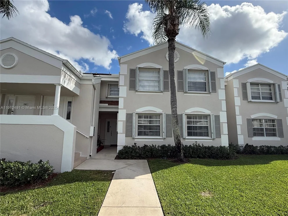 Unit for sale at 2203 SE 27th Dr, Homestead, FL 33035
