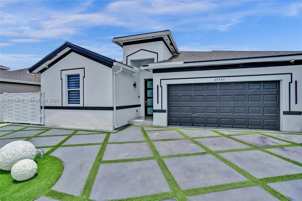 Unit for sale at 27563 SW 133rd Ave, Homestead, FL 33032