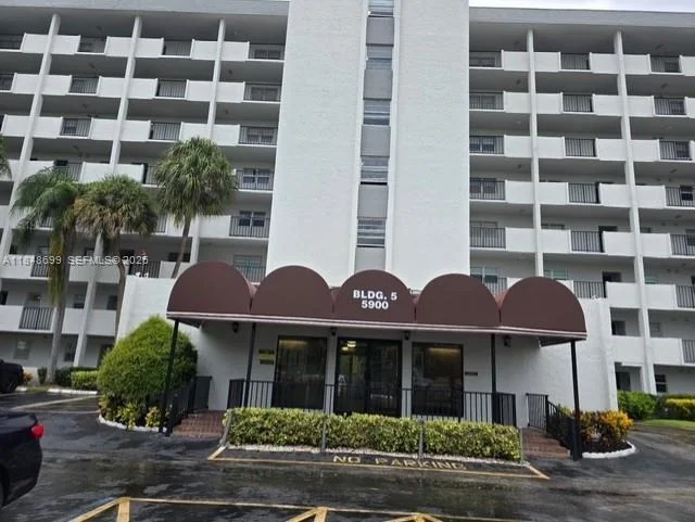 Unit for sale at 5900 NW 44th St, Lauderhill, FL 33319