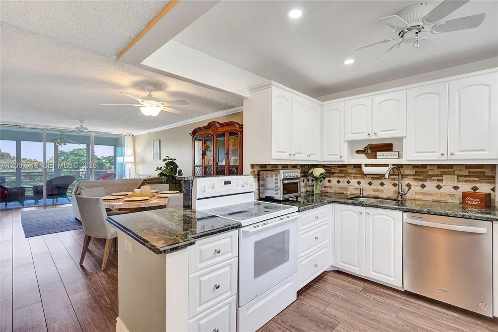605 Oaks Drive