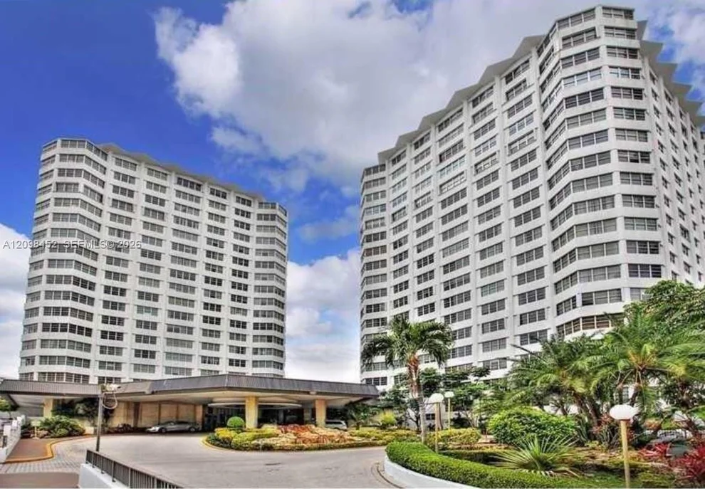 Unit for sale at 999 Brickell Bay Dr, Miami, FL 33131