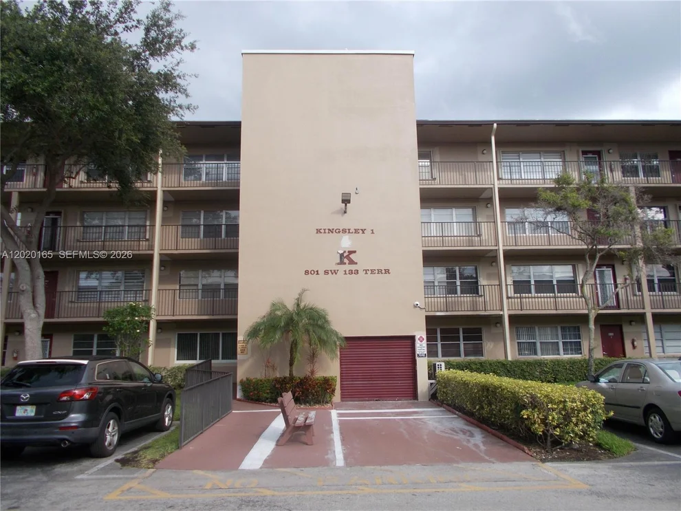 Unit for sale at 801 SW 133rd Ter, Pembroke Pines, FL 33027