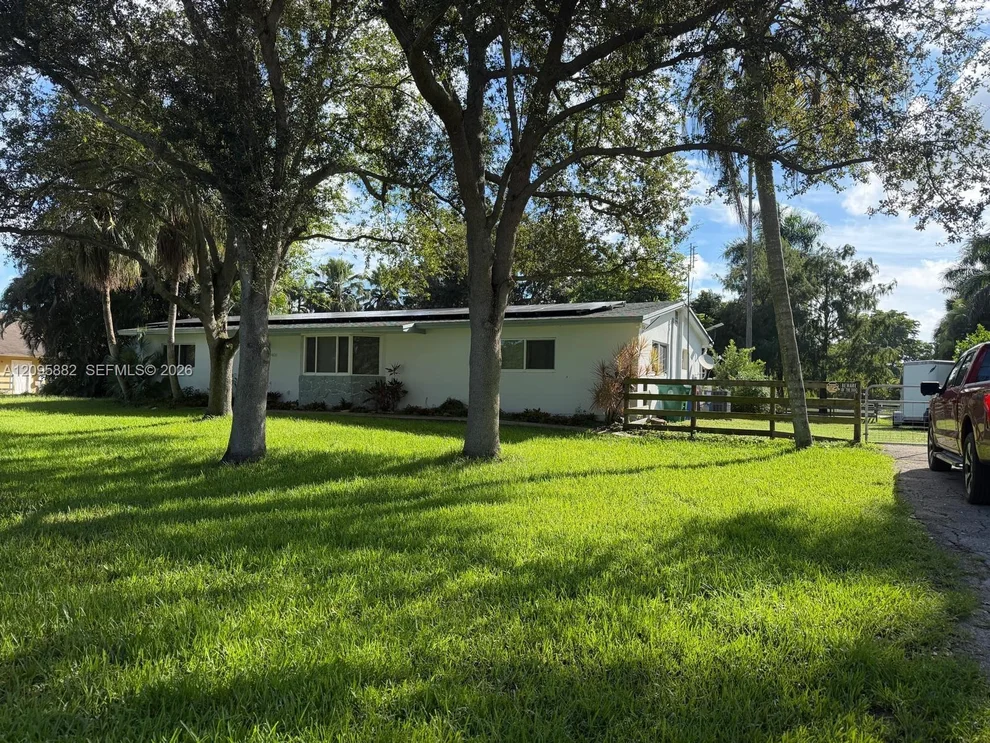 Unit for sale at 4830 SW 196th Ln, Southwest Ranches, FL 33332