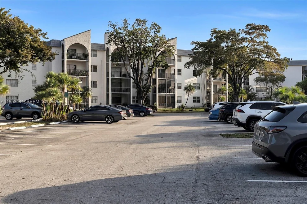 Unit for sale at 3300 Spanish Moss Ter, Lauderhill, FL 33319