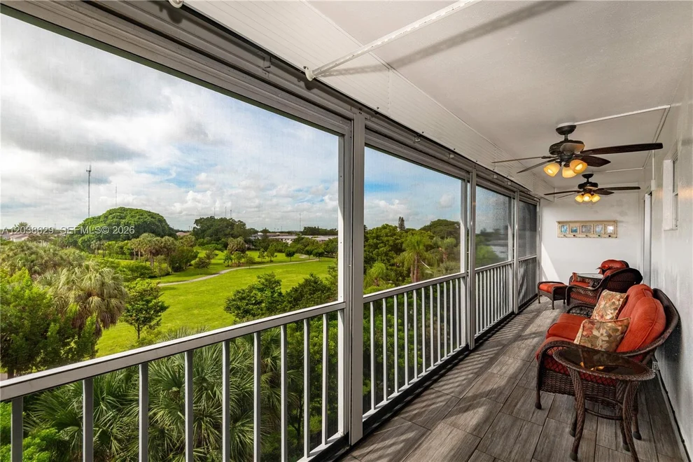 Unit for sale at 4800 Hillcrest Ln, Hollywood, FL 33021