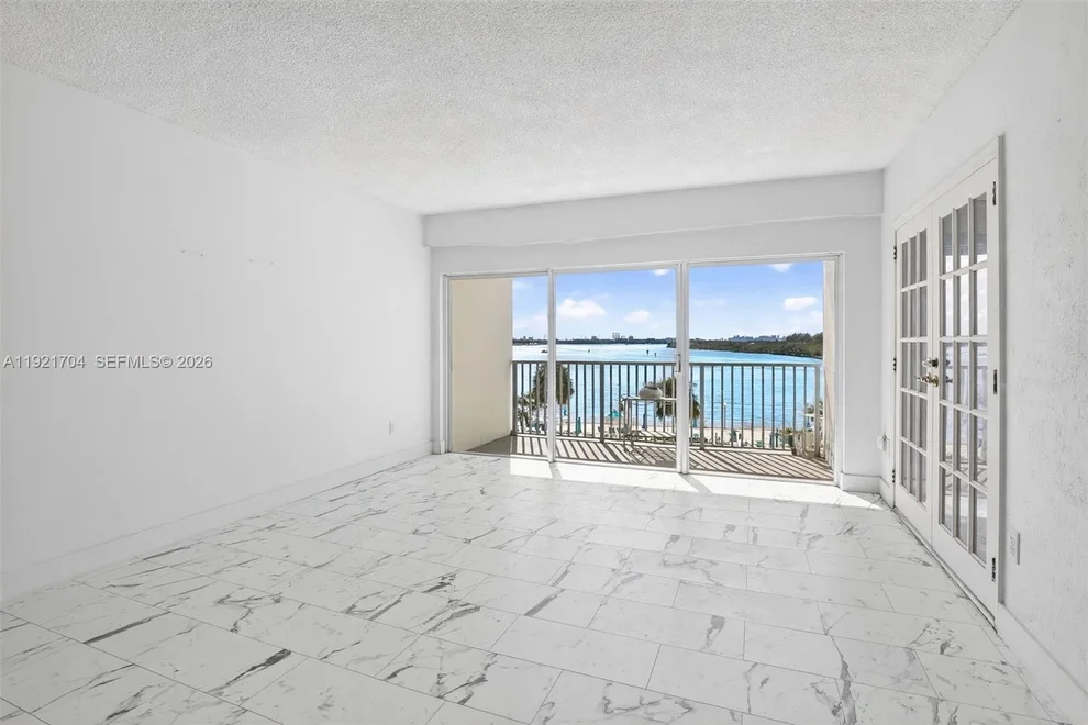 Unit for sale at 300 Bayview Dr, Sunny Isles Beach, FL 33160