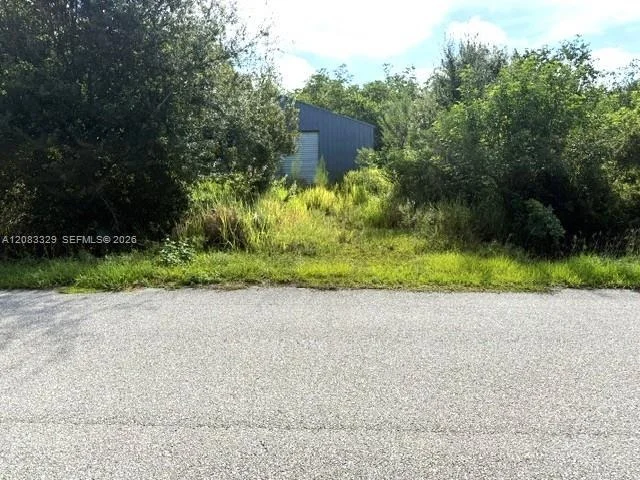 Unit for sale at 2524 Gem Stone Ave, Lorida, FL 33857