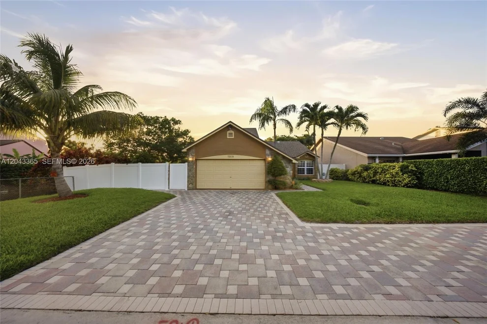 Unit for sale at 7919 NW 50th St, Lauderhill, FL 33351