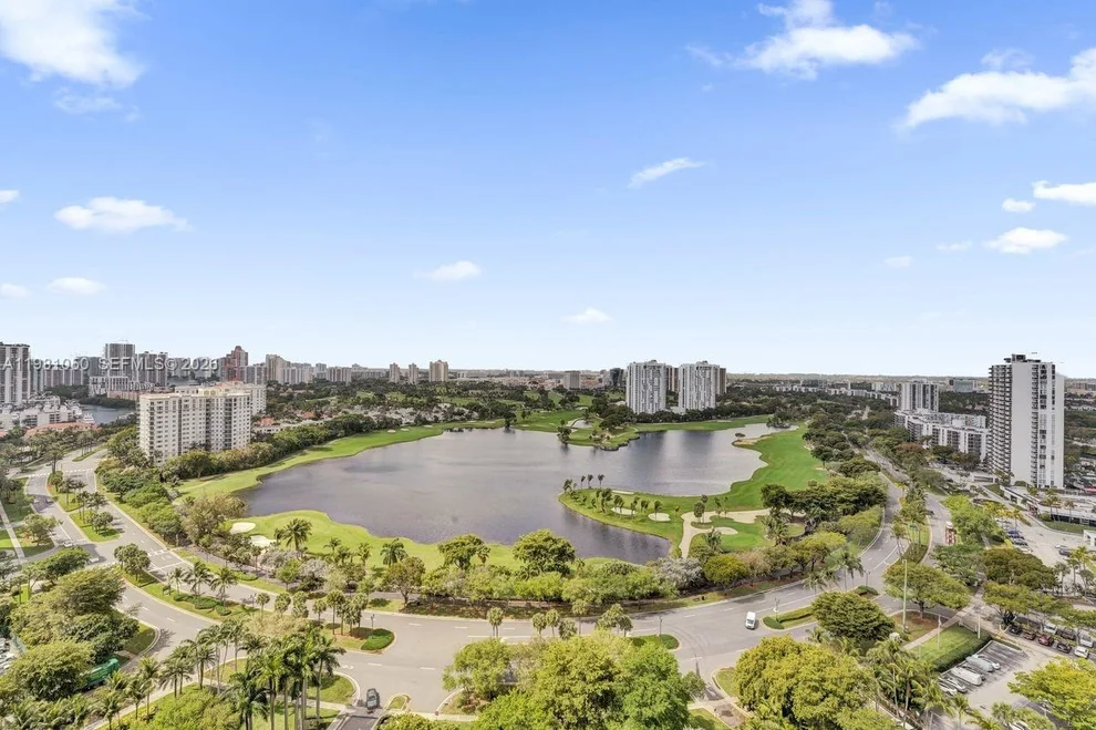 Unit for sale at 20281 E Country Club Dr, Aventura, FL 33180