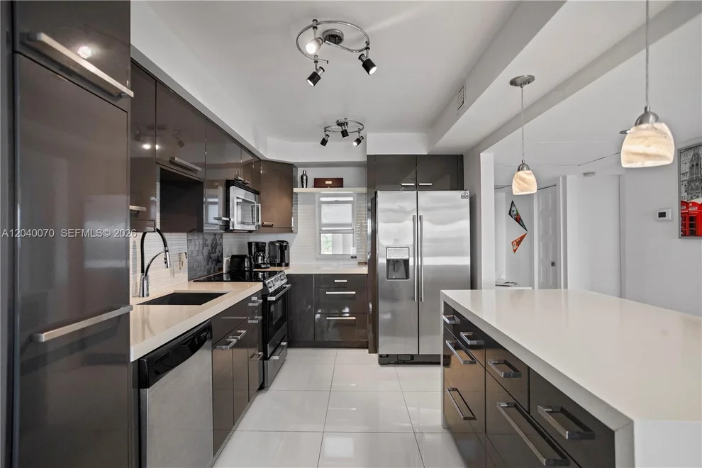 Unit for sale at 3050 N Palm Aire Dr, Pompano Beach, FL 33069