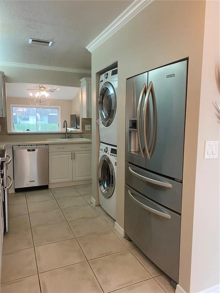 Unit for sale at 803 SW 119th Way, Davie, FL 33325