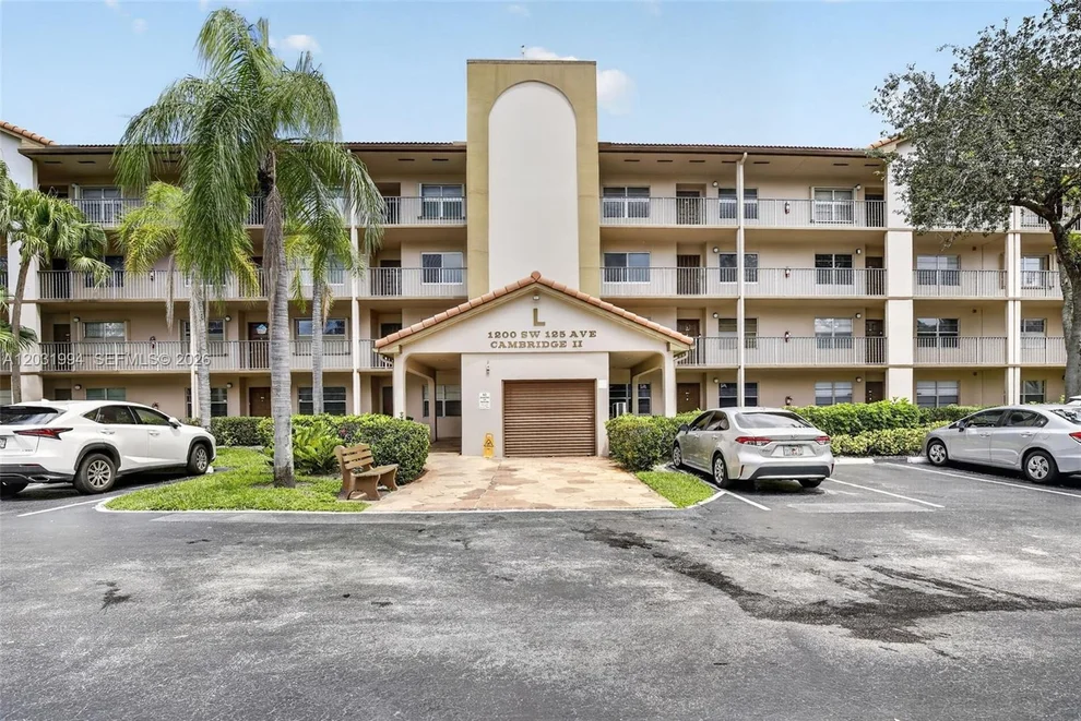 Unit for sale at 1200 SW 125th Ave, Pembroke Pines, FL 33027