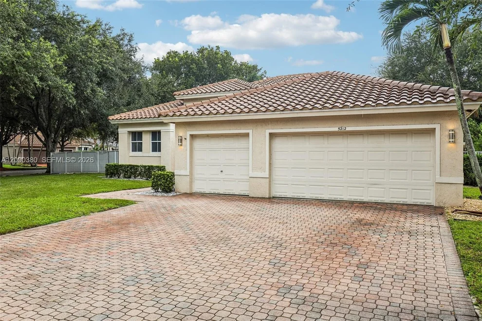 Unit for sale at 5212 NW 51st St, Coconut Creek, FL 33073