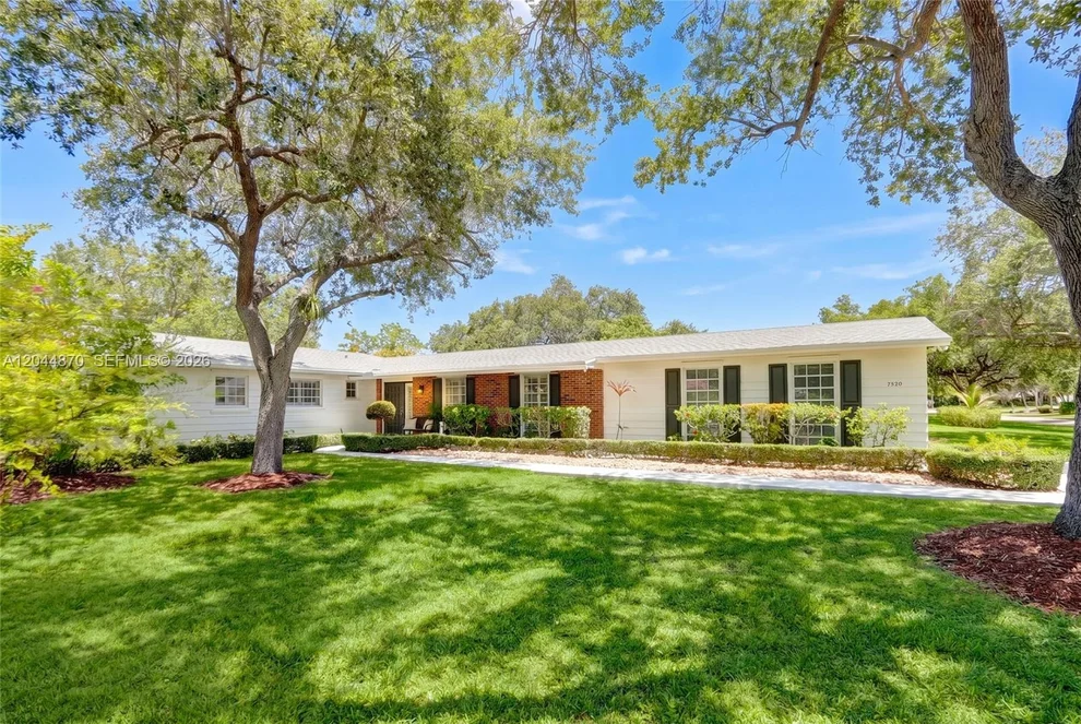 Unit for sale at 7520 SW 164th St, Palmetto Bay, FL 33157