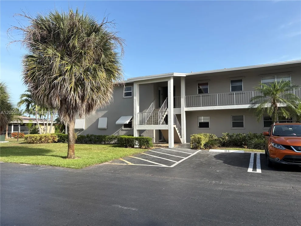 Unit for sale at 306 Circle Dr S, Boynton Beach, FL 33435