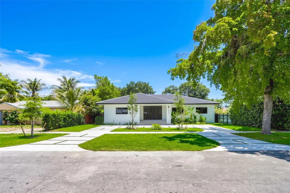 Unit for sale at 6853 S Waterway Dr, Miami, FL 33155