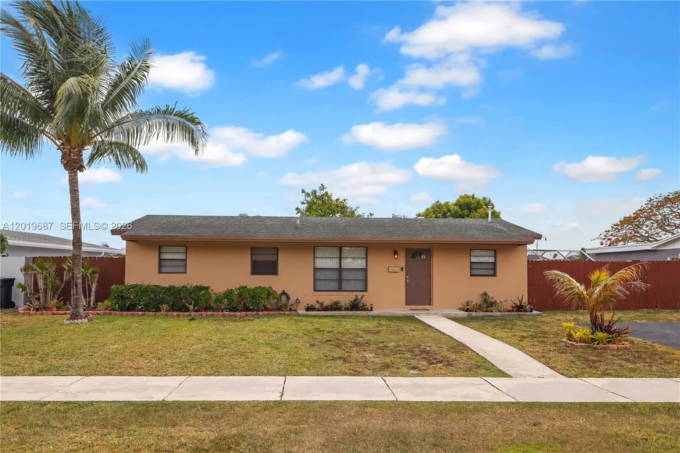 Unit for sale at 15502 SW 102nd Ave, Miami, FL 33157