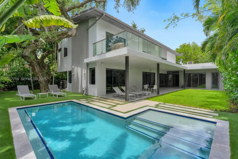 Unit for sale at 10 Samana Dr, Miami, FL 33133