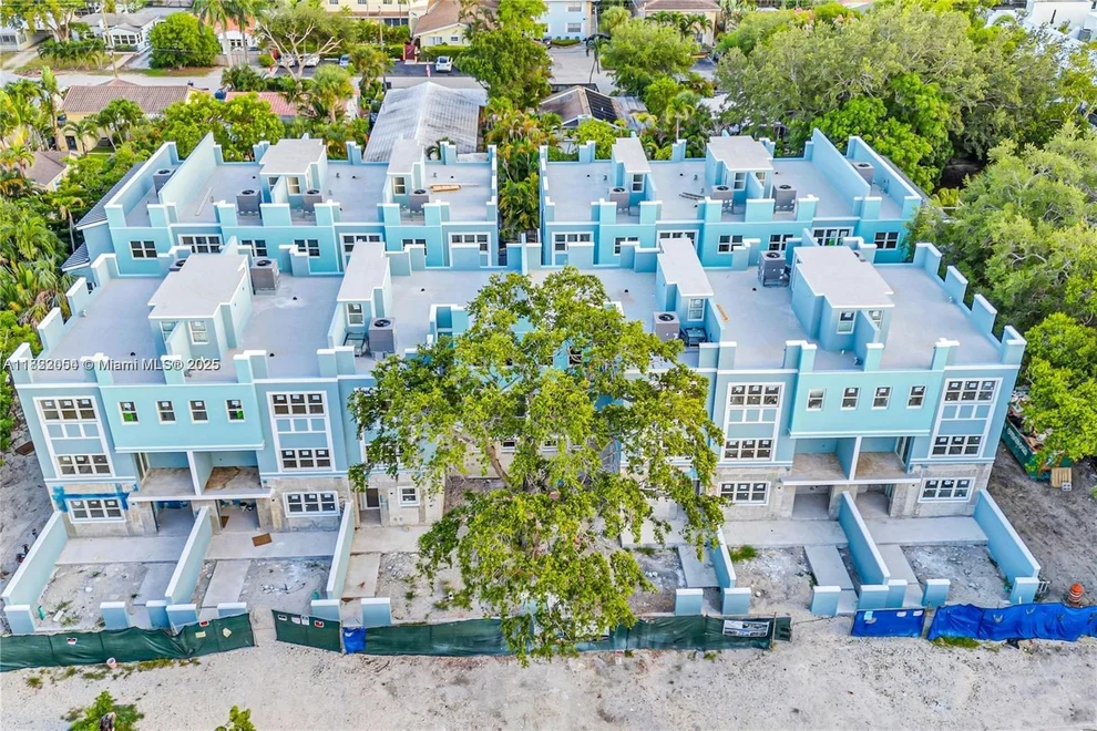 Unit for sale at 824 SE 12th Ct, Fort Lauderdale, FL 33316