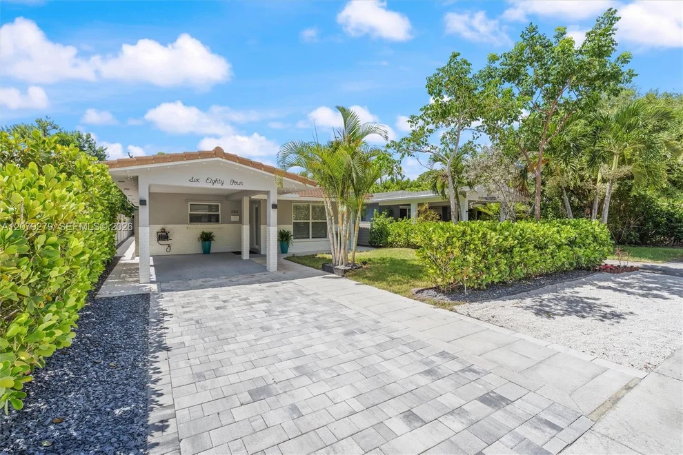 Unit for sale at 684 NE 35th St, Oakland Park, FL 33334