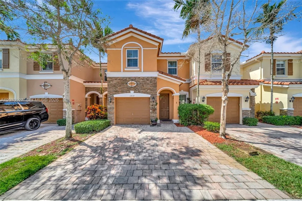 Unit for sale at 12434 NW Emerald Creek Mnr, Plantation, FL 33325