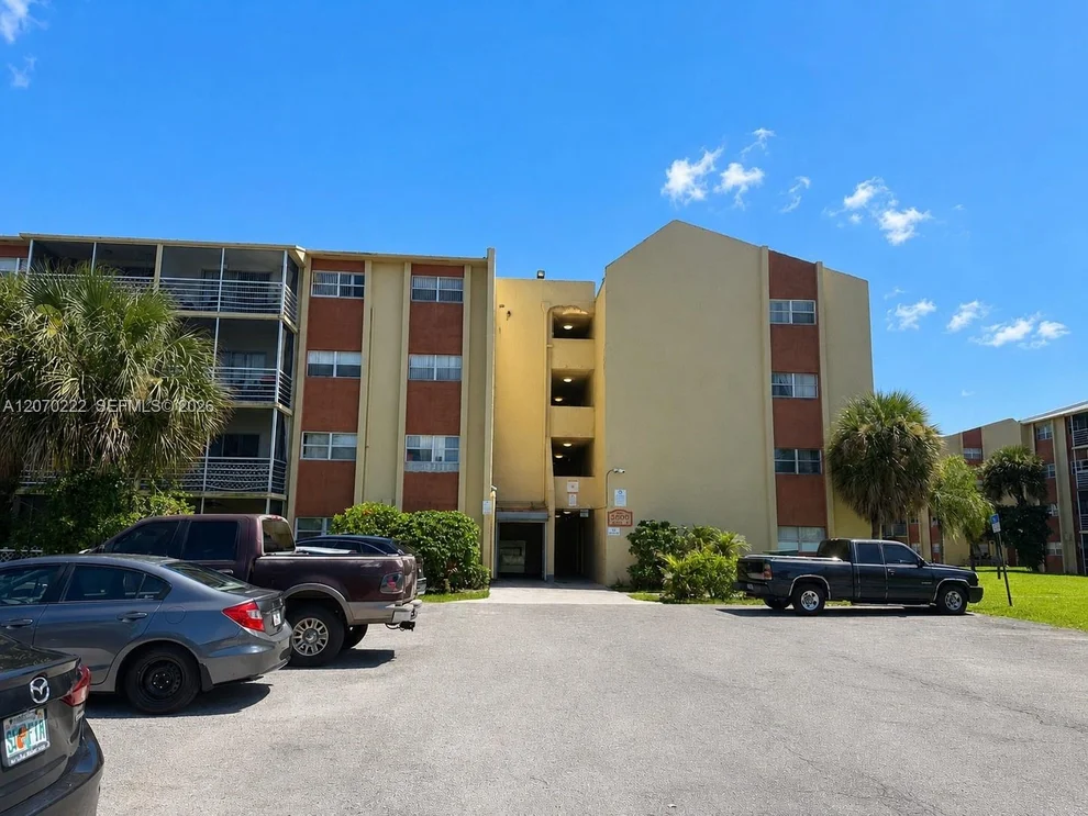 Unit for sale at 3600 NW 21st St, Lauderdale Lakes, FL 33311