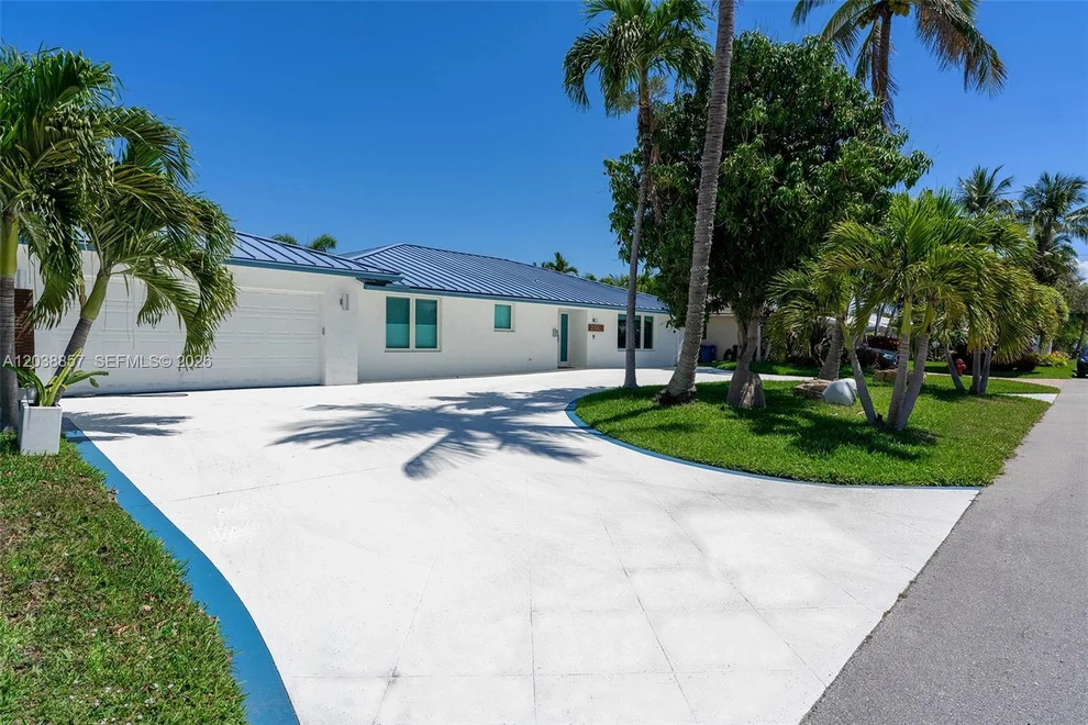 Unit for sale at 2711 NE 57th Ct, Fort Lauderdale, FL 33308