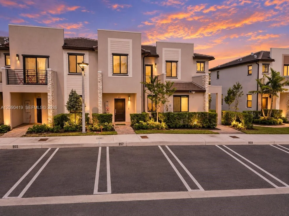 Unit for sale at 957 NE 211th St, Miami, FL 33179