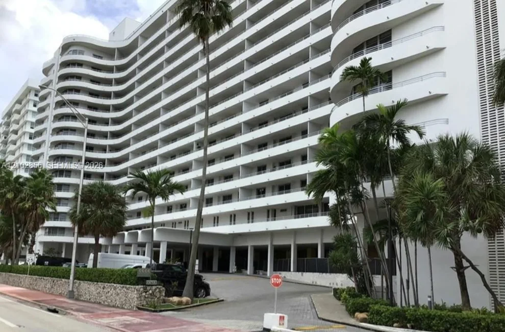 Unit for sale at 5555 Collins Ave, Miami Beach, FL 33140