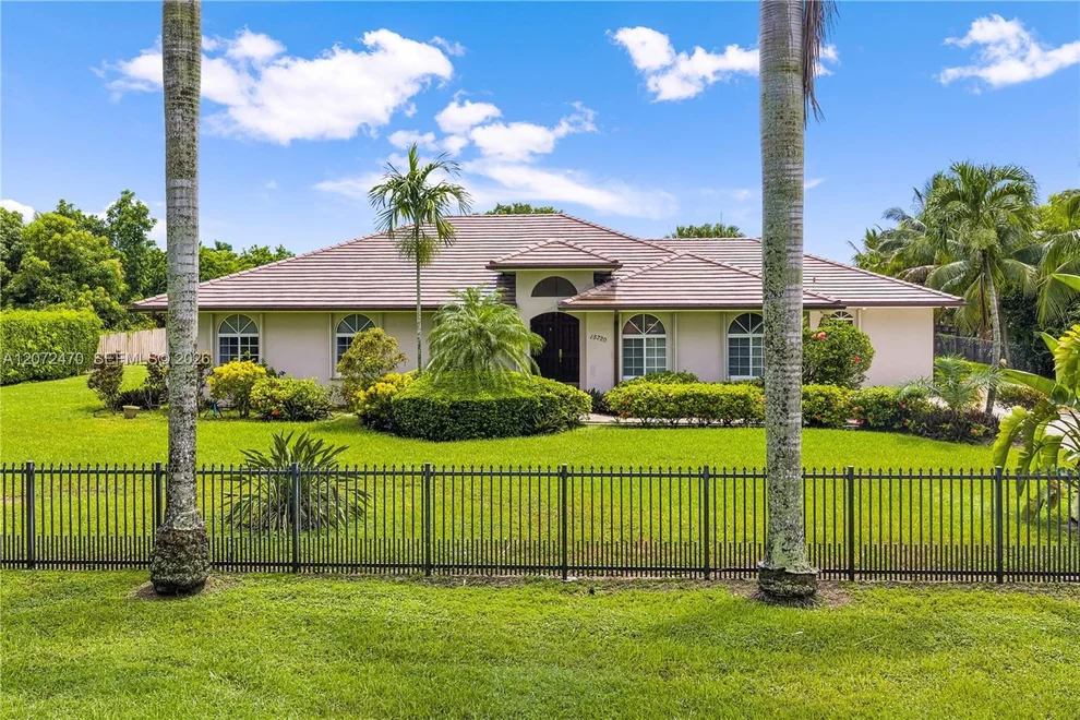 Unit for sale at 15720 SW 252nd St, Homestead, FL 33031