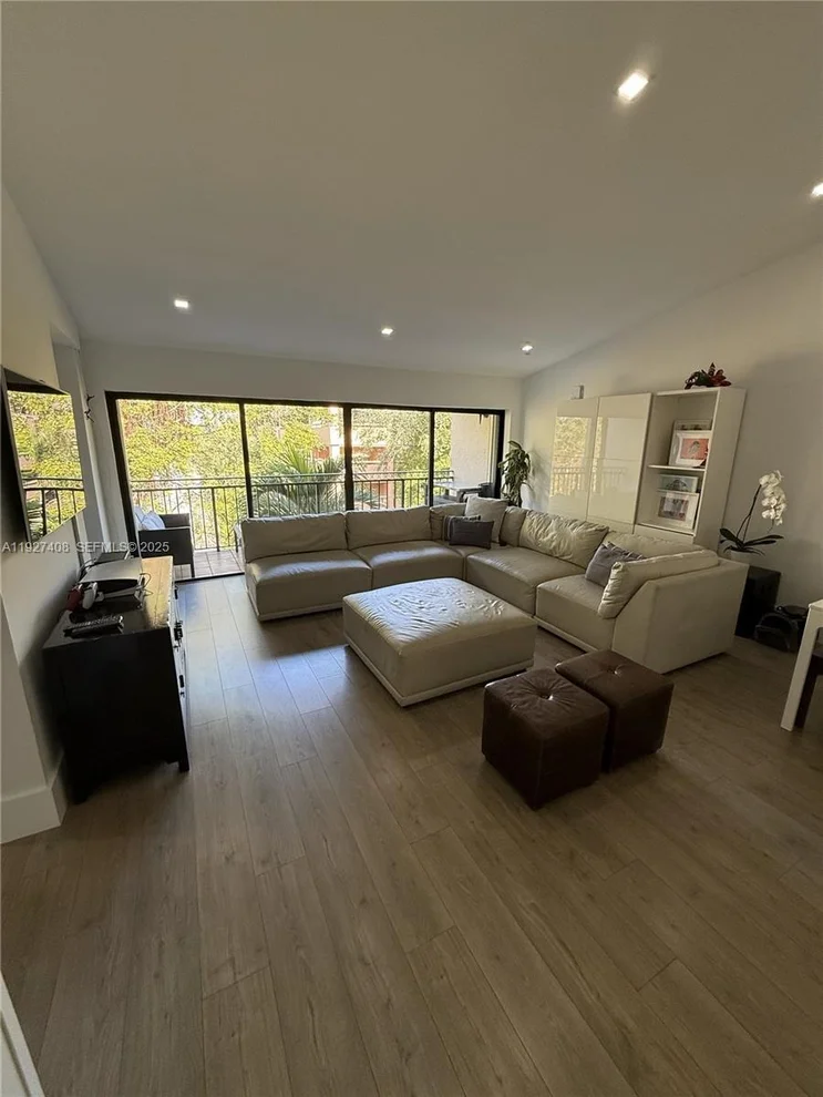 Unit for sale at 9001 SW 94th St, Miami, FL 33176