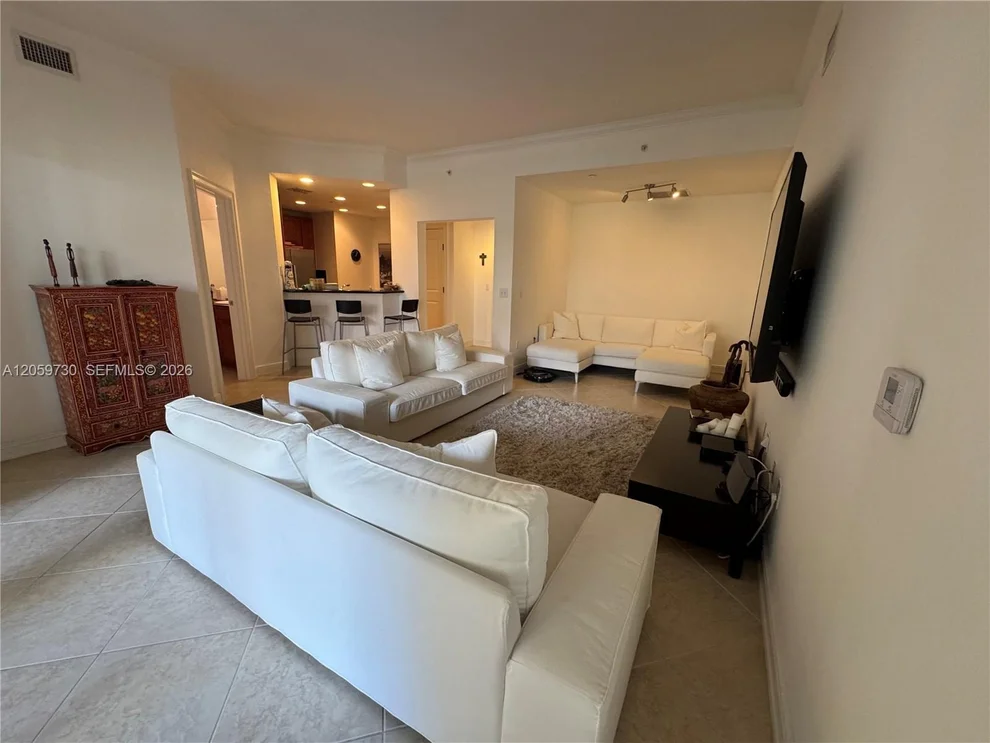 Unit for sale at 16100 Emerald Estates Dr, Weston, FL 33331