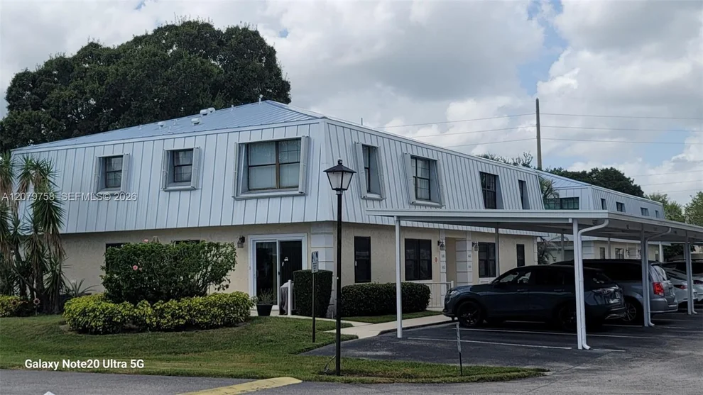Unit for sale at 161 SE Village Dr, Port St. Lucie, FL 34952