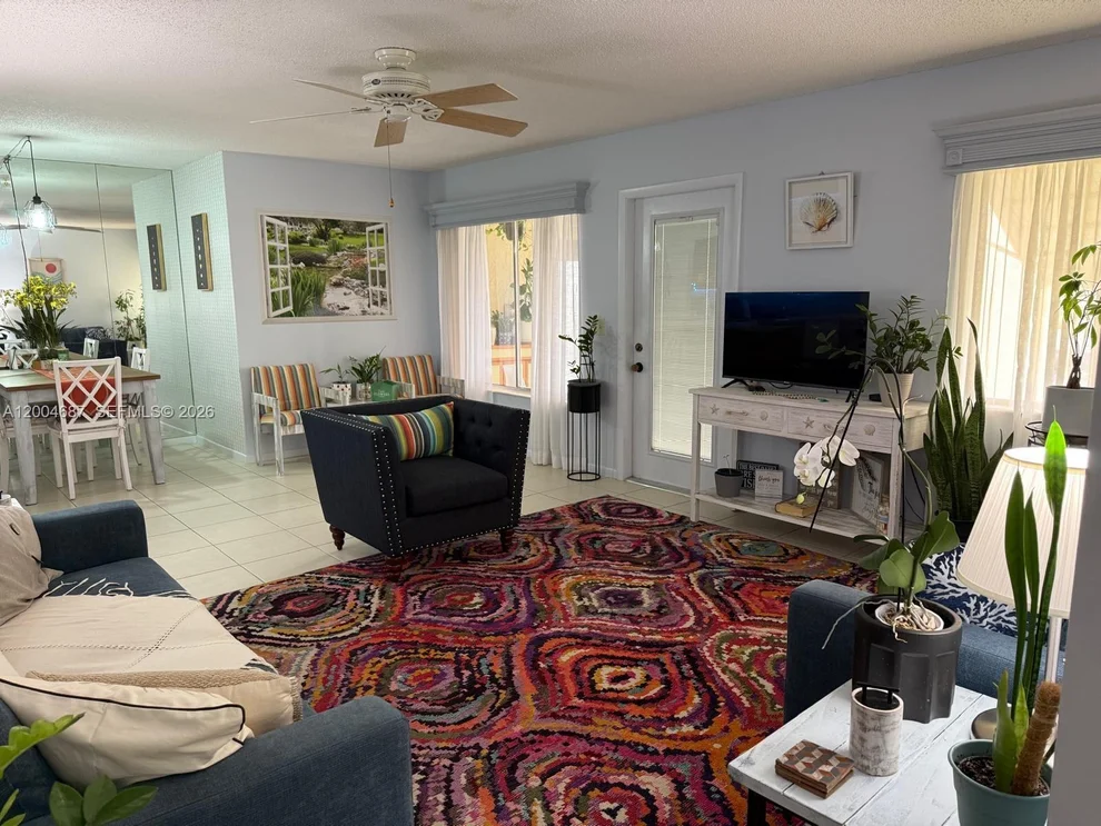 Unit for sale at 208 Pine Hov Cir, Green Acres, FL 33463