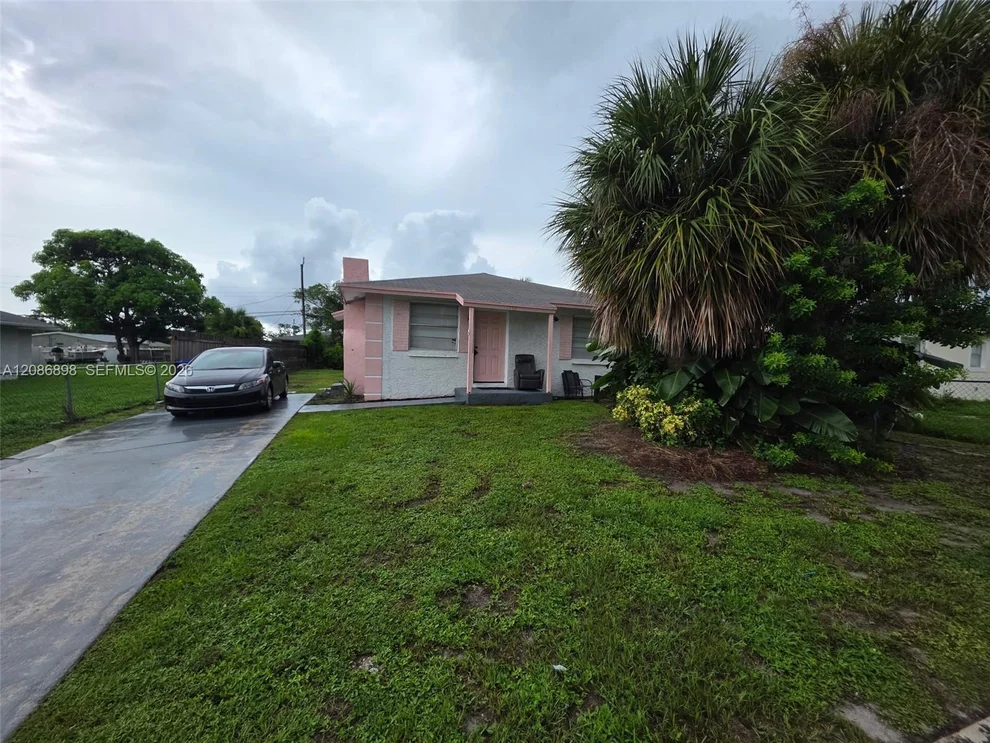 Unit for sale at , Riviera Beach, FL 33404