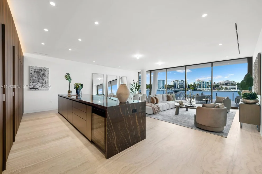 Unit for sale at 5 Grove Isle Dr, Miami, FL 33133