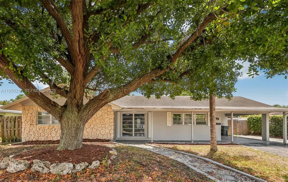Unit for sale at 334 NW 12th Ave, Boca Raton, FL 33486