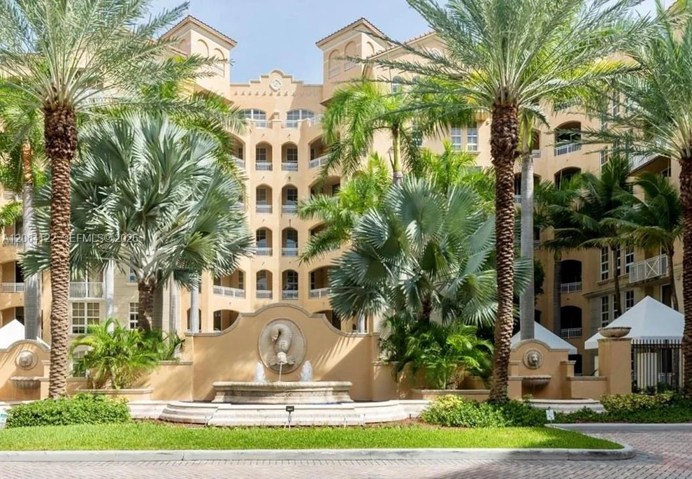 Unit for sale at 3001 NE 185th St, Aventura, FL 33180