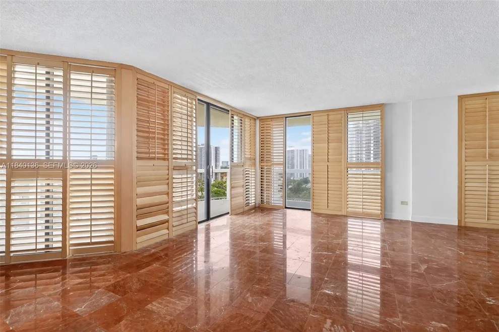 Unit for sale at 20185 E Country Club Dr, Aventura, FL 33180