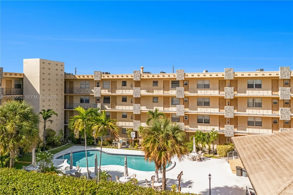 Unit for sale at 2145 Pierce St, Hollywood, FL 33020