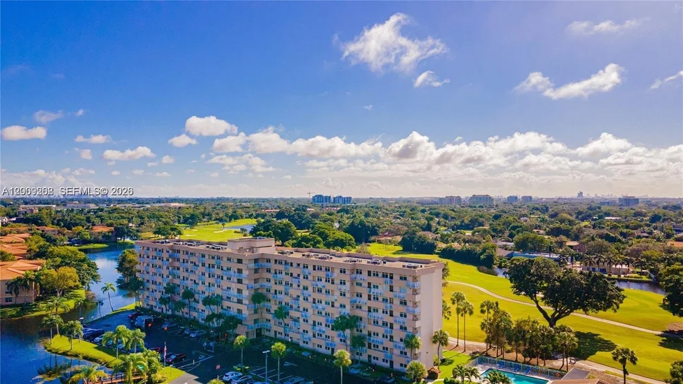 Unit for sale at 250 Jacaranda Dr, Plantation, FL 33324