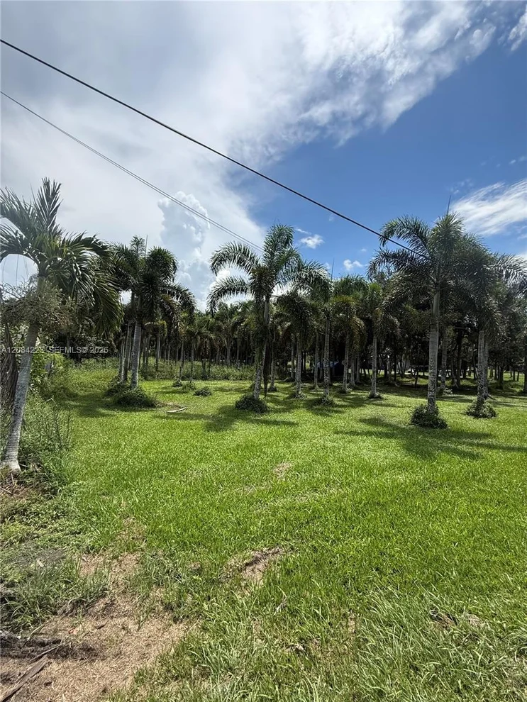 Unit for sale at 208 SW 208th Ln, Southwest Ranches, FL 33332